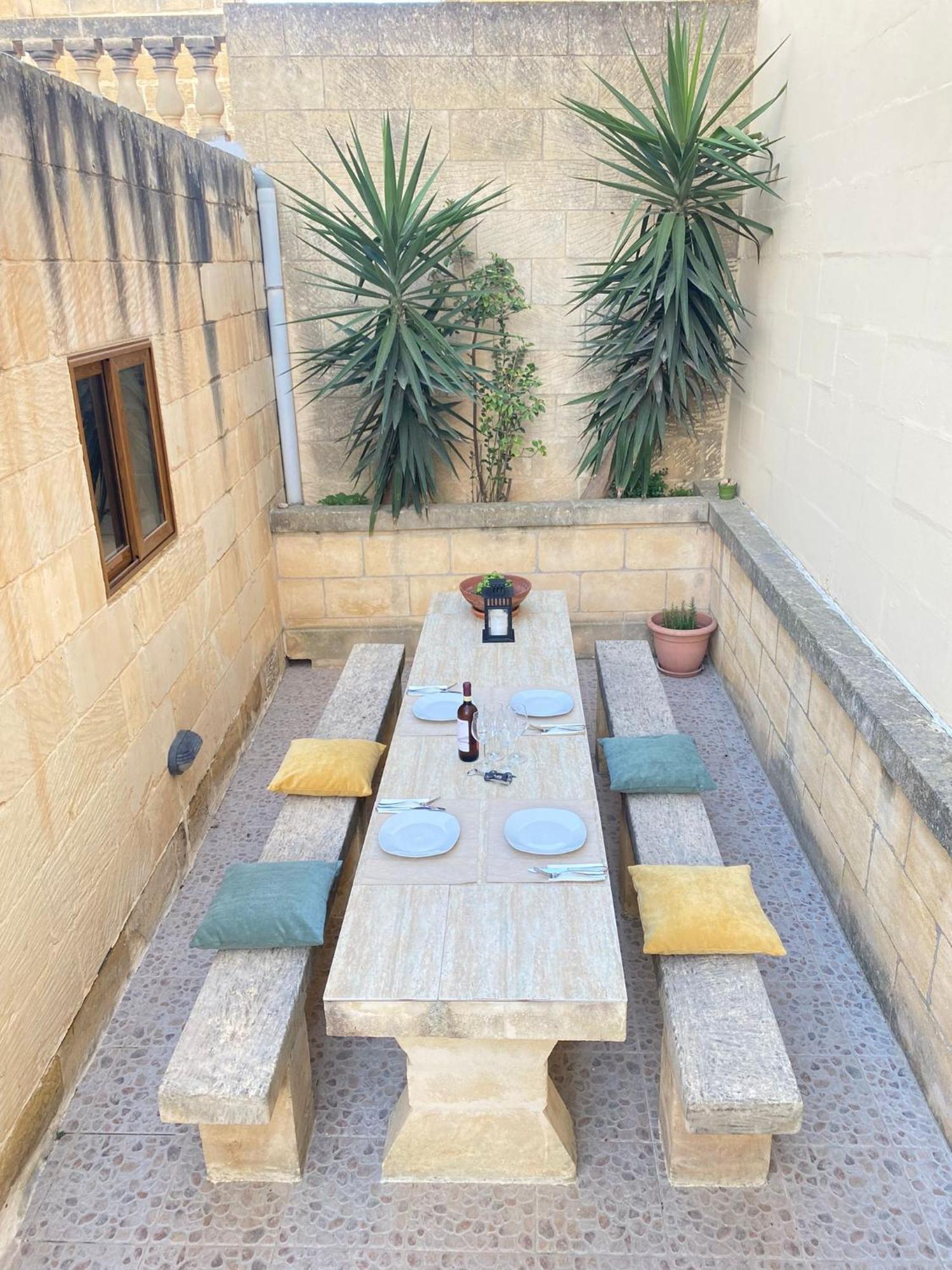 A La Maison B&B Xagħra Eksteriør billede